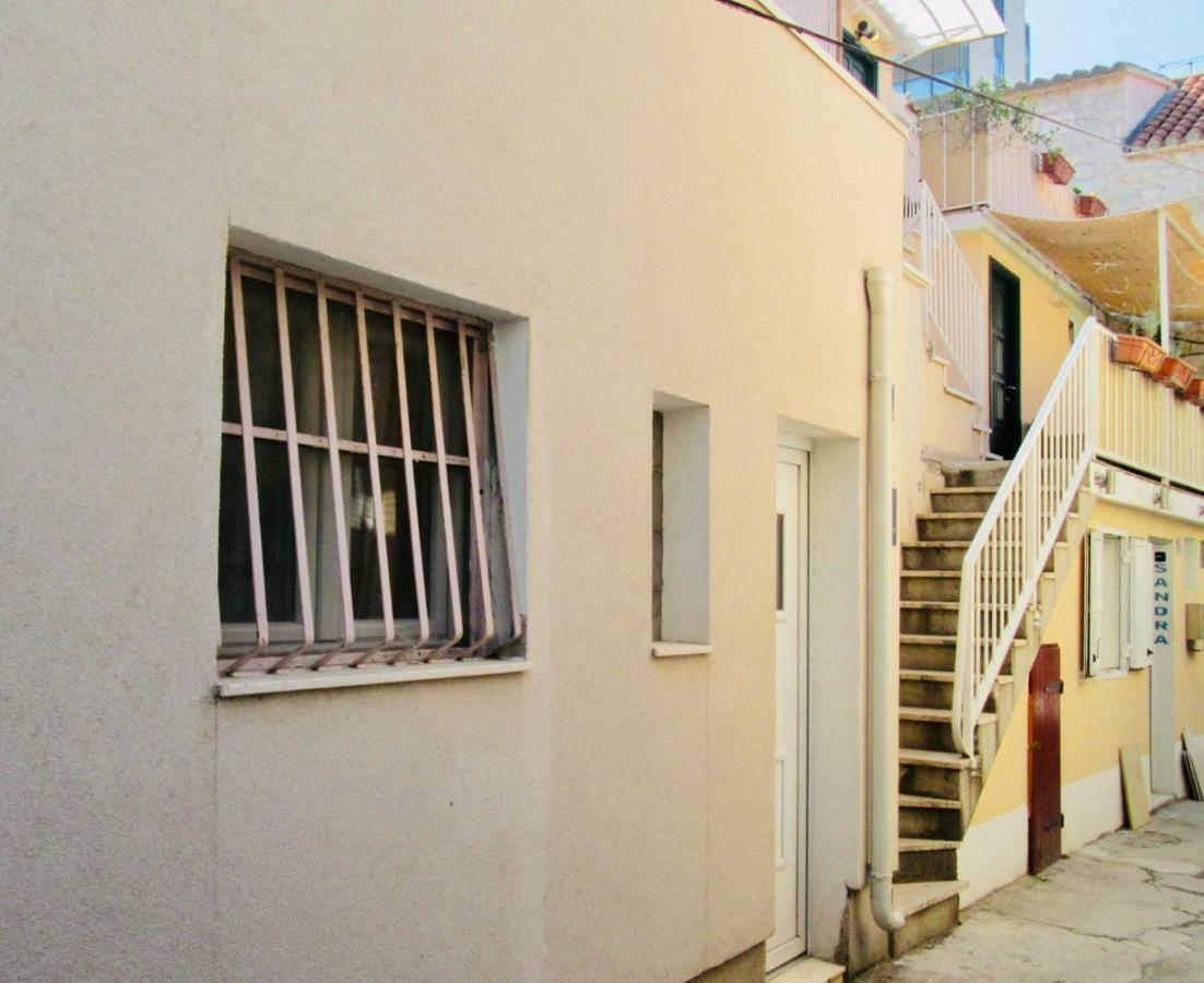 Apt Lavender On Nincevica St- 1 Bedroom Apt 5 Min To The Old Town Of سبليت المظهر الخارجي الصورة